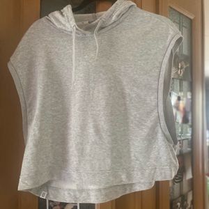 PUMA crop top sweatshirt short sleeved size medium